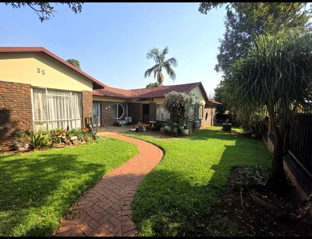 3 BEDROOM HOUSE FOR SALE IN THERESAPARK